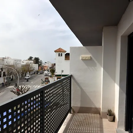 Complete In Center Apartment